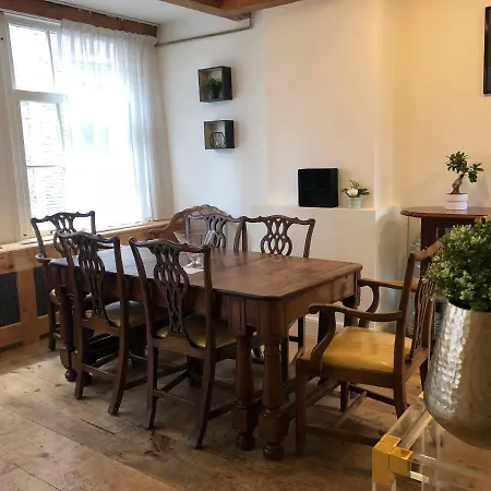 Barndesteeg 27 فندق مبيت وإفطار *